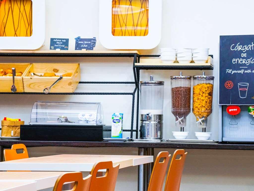 Ibis Budget Girona Costa Brava Restoran fotoğraf