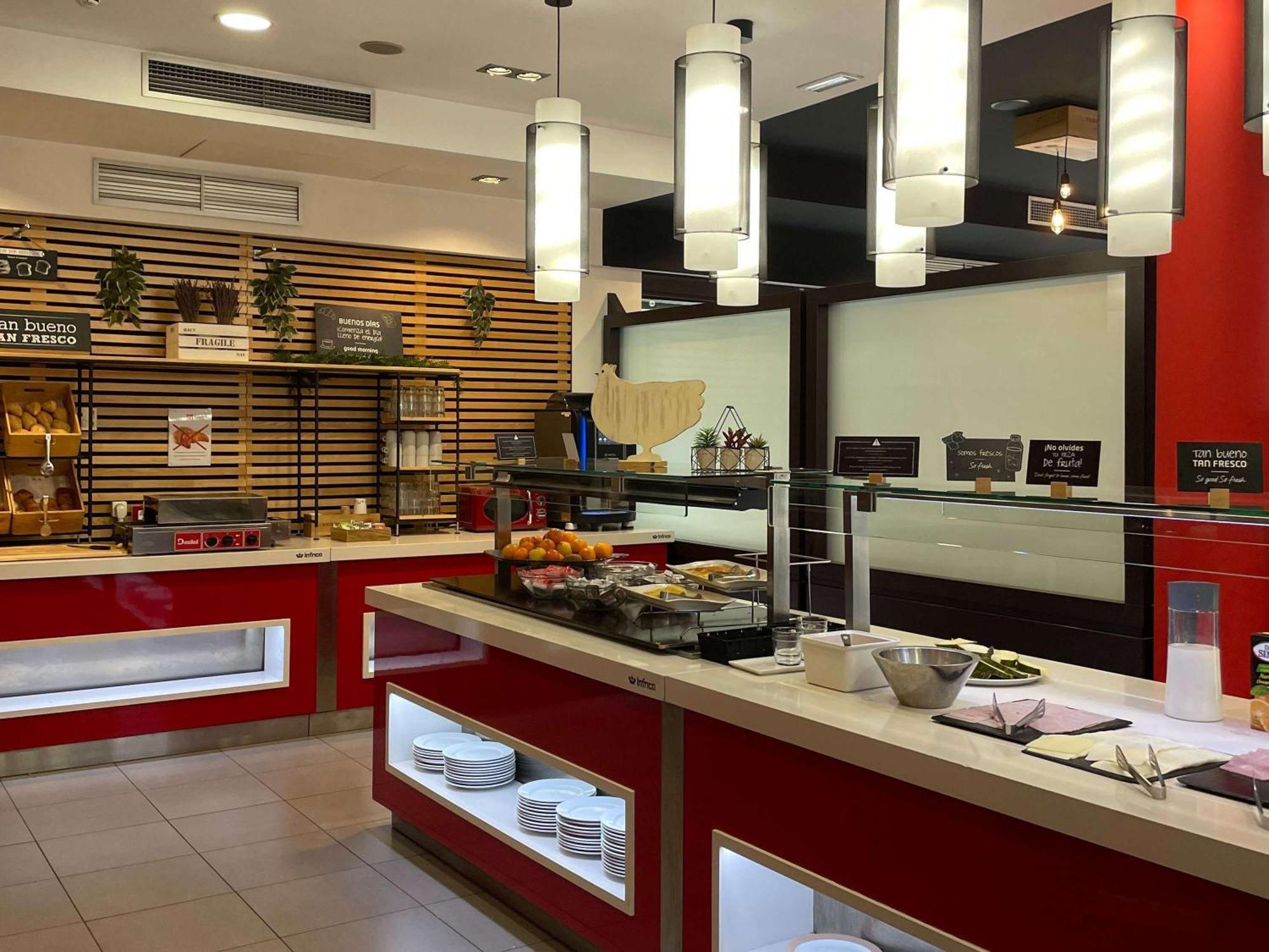 Ibis Budget Girona Costa Brava Dış mekan fotoğraf