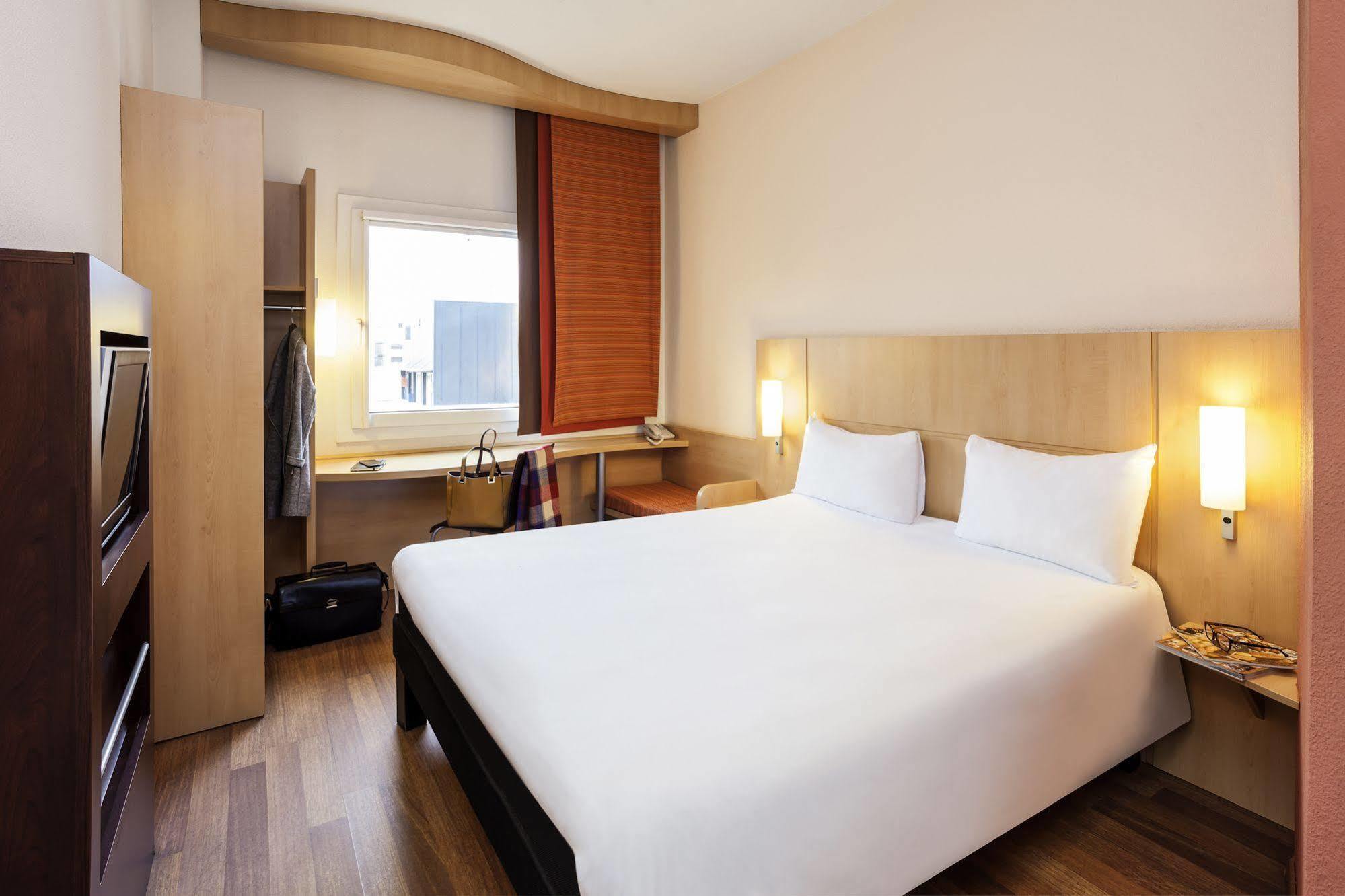 Ibis Budget Girona Costa Brava Dış mekan fotoğraf